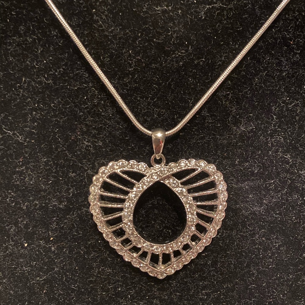 ❤️ HEART NECKLACE